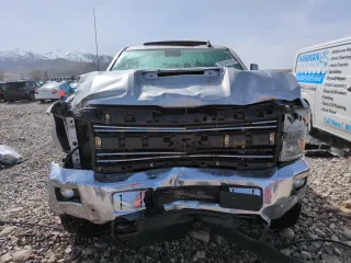2019 Chevrolet Silverado 3500HD LTZ with VIN 1GC4KXEY0KF113515, listed as a Copart auction lot 52349795 with 190,915 mi miles and Salvage Title. Bid and sale history available at carsss.com. Image 5.
