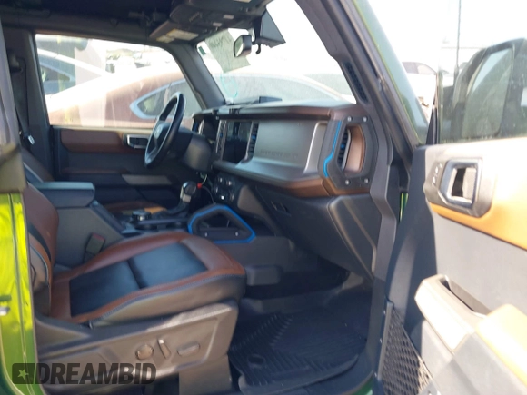 2023 Ford Bronco z VIN 1FMEE5BP5PLB89313, wystawiony jako IAAI lot #41793440 z przebiegiem 40 903 mil mil oraz . Historia ofert i sprzedaży dostępna na DreamBid. Obrazek 5.