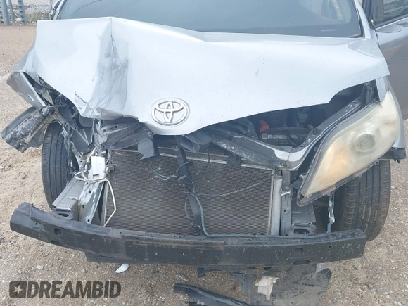 2012 Toyota Sienna XLE AAS с VIN 5TDYK3DC8CS276589, выставлен на аукционе IAAI как лот 42252242 с пробегом 221 618 миль миль и . История ставок и продаж доступна на DreamBid. Изображение 6.
