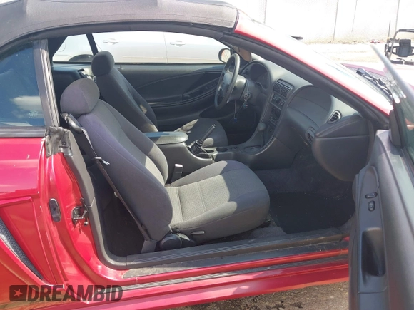 2001 Ford Mustang Deluxe with VIN 1FAFP44441F135562, listed as a IAAI auction lot 42343630 with 156,394 mi miles and . Bid and sale history available at DreamBid. Image 5.