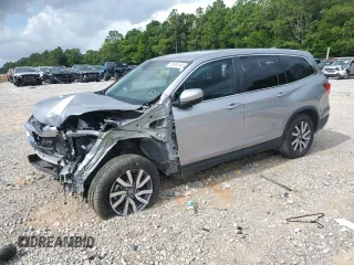 2021 Honda Pilot EX z VIN 5FNYF6H32MB023256, wystawiony jako Copart lot #58390145 z przebiegiem 56 179 mil mil oraz Szkoda całkowita • Salvage title. Historia ofert i sprzedaży dostępna na DreamBid. Obrazek 1.