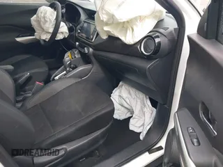 2020 Nissan Kicks SV z VIN 3N1CP5CV6LL479855, wystawiony jako IAAI lot #42112672 z przebiegiem 32 917 mil mil oraz . Historia ofert i sprzedaży dostępna na DreamBid. Obrazek 5.