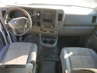 2017 Nissan NV Cargo S z VIN 1N6BF0KM4HN801758, wystawiony jako Copart lot #68841294 z przebiegiem 133 920 mil mil oraz Szkoda całkowita • Salvage title. Historia ofert i sprzedaży dostępna na DreamBid. Obrazek 8.