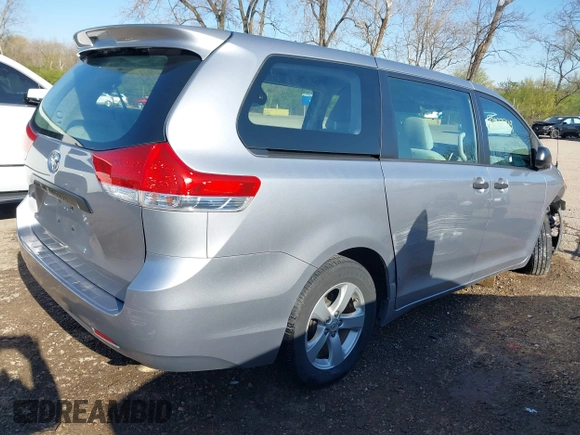 2012 Toyota Sienna с VIN 5TDZK3DC7CS228568, выставлен на аукционе IAAI как лот 42027249 с пробегом 99 464 миль миль и . История ставок и продаж доступна на DreamBid. Изображение 4.
