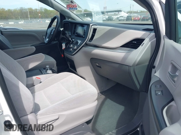 2020 Toyota Sienna LE Auto Access Seat с VIN 5TDKZ3DC3LS043379, выставлен на аукционе IAAI как лот 42103997 с пробегом 46 570 миль миль и . История ставок и продаж доступна на DreamBid. Изображение 5.