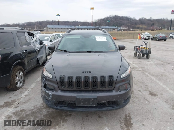 2016 Jeep Cherokee Latitude z VIN 1C4PJMCB9GW152673, wystawiony jako IAAI lot #41704412 z przebiegiem 140 559 mil mil oraz . Historia ofert i sprzedaży dostępna na DreamBid. Obrazek 12.