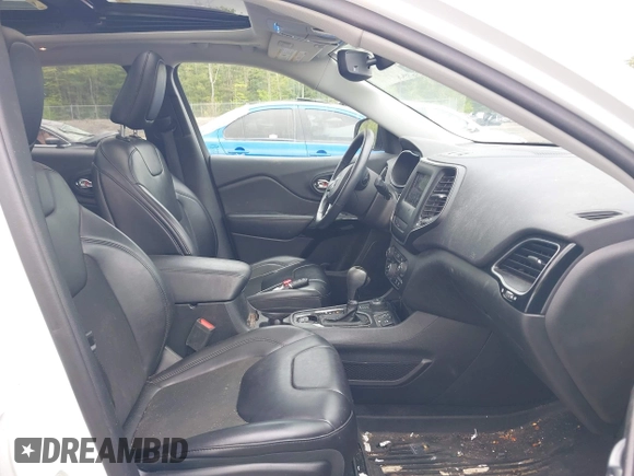 2019 Jeep Cherokee Latitude Plus with VIN 1C4PJMLB8KD320467, listed as a IAAI auction lot 42259659 with 33,368 mi miles and . Bid and sale history available at DreamBid. Image 5.
