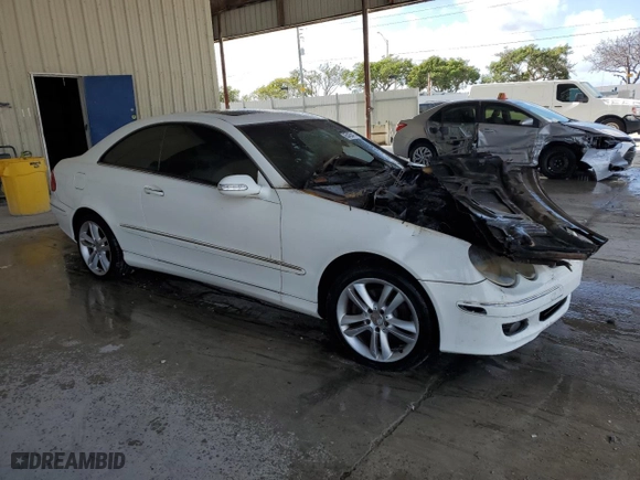 2006 Mercedes-Benz CLK-Class 3.5L with VIN WDBTJ56H56F200865, listed as a Copart auction lot 85435414 with 0 mi miles and Non Repairable. Bid and sale history available at carsss.com. Image 4.