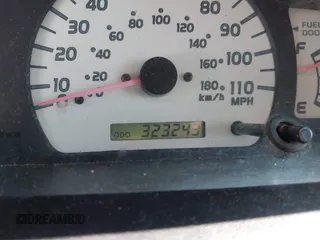 2001 Toyota Tacoma z VIN 5TEWN72N11Z845227, wystawiony jako IAAI lot #42397877 z przebiegiem 323 243 mil mil oraz . Historia ofert i sprzedaży dostępna na DreamBid. Obrazek 7.