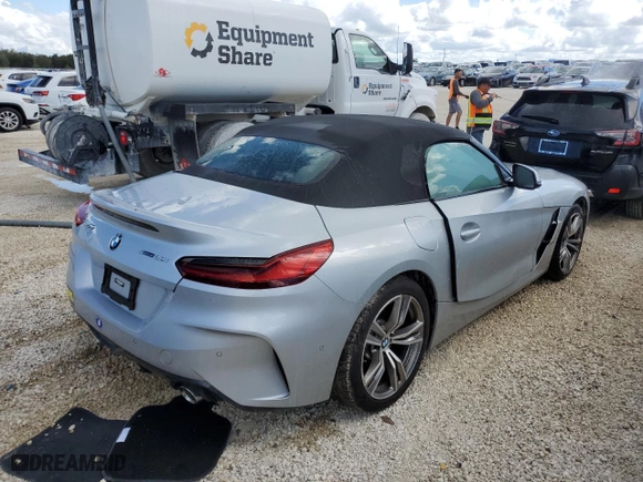 2022 BMW Z4 sDrive30i with VIN WBAHF3C06NWX82076, listed as a Copart auction lot 75177644 with 2,824 mi miles and Salvage Title. Bid and sale history available at carsss.com. Image 3.