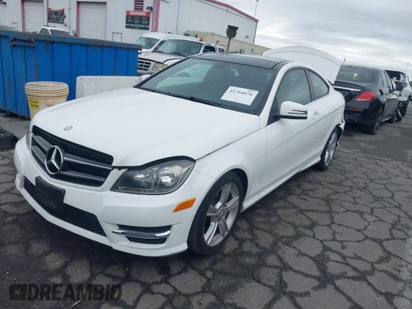 2015 Mercedes-Benz C-Class C 250 with VIN WDDGJ4HB0FG434661, listed as a IAAI auction lot 41766076 with 92,985 mi miles. Bid and sale history available at carsss.com. Image 17.