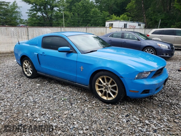 2010 Ford Mustang V6 with VIN 1ZVBP8AN6A5124529, listed as a Copart auction lot 61351535 with 148,094 mi miles and Clean title. Bid and sale history available at DreamBid. Image 4.