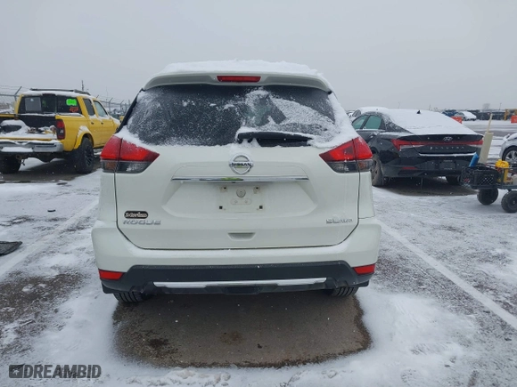 2017 Nissan Rogue SL with VIN 5N1AT2MV9HC792104, listed as a IAAI auction lot 40991192 with 82,393 mi miles. Bid and sale history available at carsss.com. Image 17.