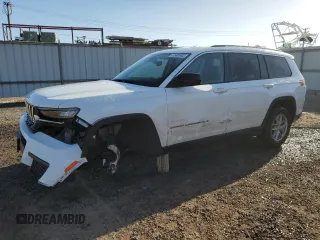 2023 Jeep Grand Cherokee Laredo z VIN 1C4RJJAGXP8867116, wystawiony jako Copart lot #86218254 z przebiegiem 20 329 mil mil oraz Czysty tytuł • Clean title. Historia ofert i sprzedaży dostępna na DreamBid. Obrazek 1.