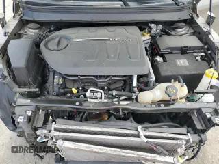2020 Jeep Cherokee Altitude with VIN 1C4PJMLX9LD507326, listed as a Copart auction lot 50621445 with 62,602 mi miles and Salvage Title. Bid and sale history available at DreamBid. Image 11.