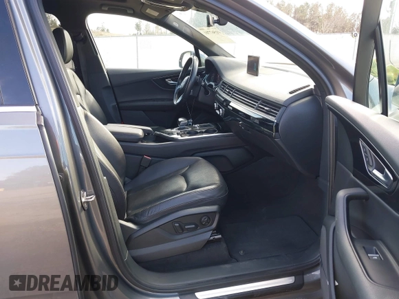 2017 Audi Q7 Premium Plus with VIN WA1LAAF71HD025850, listed as a IAAI auction lot 41567701 with 92,294 mi miles. Bid and sale history available at carsss.com. Image 5.