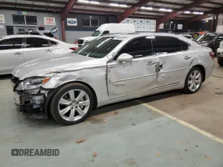 2008 Lexus LS 600h L z VIN JTHDU46F185002409, wystawiony jako Copart lot #79900444 z przebiegiem 156 054 mil mil oraz Szkody całkowita. Historia ofert i sprzedaży dostępna na DreamBid. Obrazek 1.