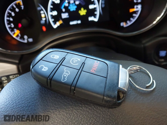 2020 Jeep Grand Cherokee Laredo z VIN 1C4RJFAG9LC325526, wystawiony jako IAAI lot #42609824 z przebiegiem 44 457 mil mil oraz . Historia ofert i sprzedaży dostępna na DreamBid. Obrazek 11.