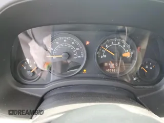 2014 Jeep Patriot Sport z VIN 1C4NJPBB8ED850548, wystawiony jako Copart lot #55945905 z przebiegiem 120 321 mil mil oraz Szkoda całkowita • Salvage title. Historia ofert i sprzedaży dostępna na DreamBid. Obrazek 9.