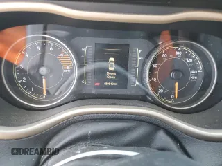 2018 Jeep Cherokee Latitude с VIN 1C4PJLCX4JD621239, выставлен на аукционе Copart как лот 49389275 с пробегом 180 542 миль миль и Списание • Salvage title. История ставок и продаж доступна на DreamBid. Изображение 9.