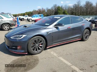2019 Tesla Model S 100D z VIN 5YJSA1E42KF312803, wystawiony jako Copart lot #71246484 z przebiegiem 89 820 mil mil oraz Nie do naprawy • Non repairable. Historia ofert i sprzedaży dostępna na DreamBid. Obrazek 1.