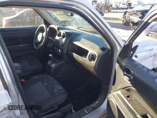 2012 Jeep Patriot Sport z VIN 1C4NJRBB8CD511426, wystawiony jako IAAI lot #41669648 z przebiegiem 147 016 mil mil oraz . Historia ofert i sprzedaży dostępna na DreamBid. Obrazek 5.