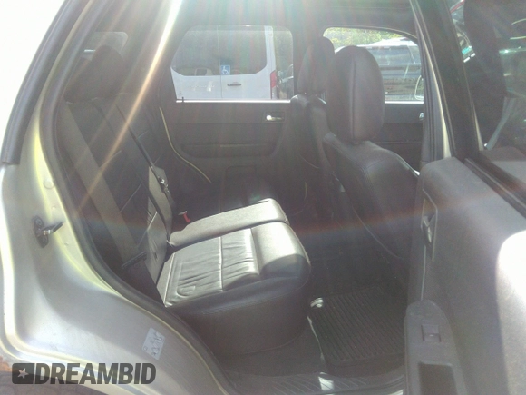 2012 Ford Escape Limited z VIN 1FMCU9EGXCKB56370, wystawiony jako IAAI lot #42763161 z przebiegiem 110 908 mil mil oraz . Historia ofert i sprzedaży dostępna na DreamBid. Obrazek 8.