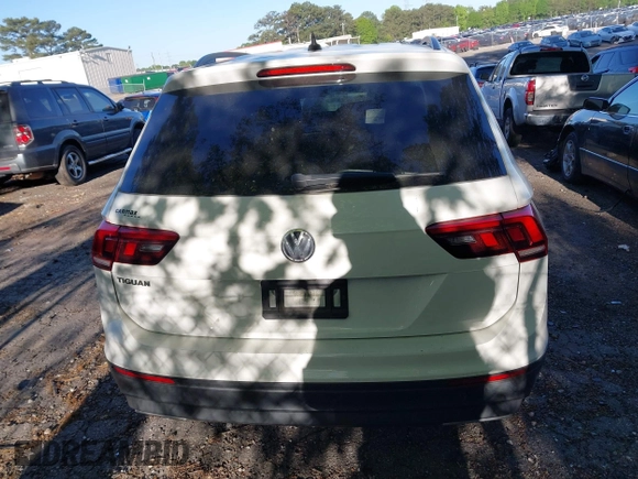 2020 Volkswagen Tiguan S z VIN 3VV1B7AX5LM010741, wystawiony jako IAAI lot #42030616 z przebiegiem 104 533 mil mil oraz . Historia ofert i sprzedaży dostępna na DreamBid. Obrazek 16.