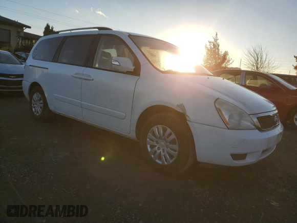 2011 Kia Sedona LX with VIN KNDMG4C72B6409873, listed as a Copart auction lot 78743494 with 137,161 mi miles and Clean Title. Bid and sale history available at carsss.com. Image 4.