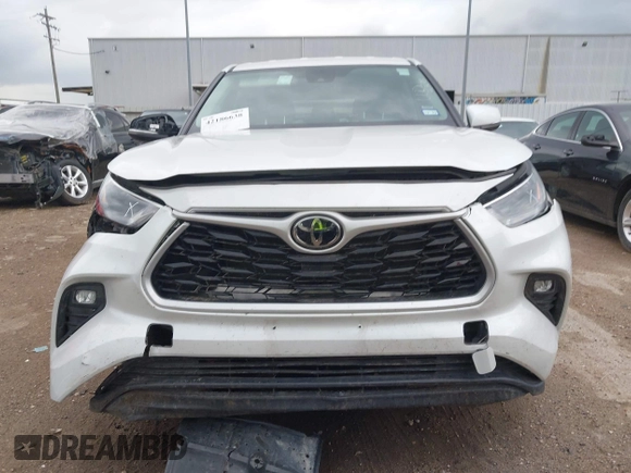 2024 Toyota Highlander LE z VIN 5TDKDRBH6RS536028, wystawiony jako IAAI lot #42186638 z przebiegiem 36 205 mil mil oraz . Historia ofert i sprzedaży dostępna na DreamBid. Obrazek 12.