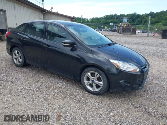 2013 Ford Focus SE z VIN 1FADP3F28DL232167, wystawiony jako IAAI lot #42551700 z przebiegiem 190 117 mil mil oraz . Historia ofert i sprzedaży dostępna na DreamBid. Obrazek 1.