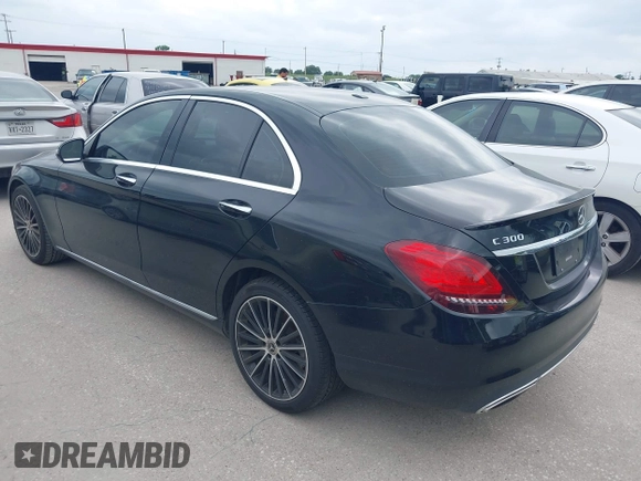 2019 Mercedes-Benz C 300 z VIN 55SWF8DB0KU307061, wystawiony jako IAAI lot #42143403 z przebiegiem Nie podano mil oraz . Historia ofert i sprzedaży dostępna na DreamBid. Obrazek 3.