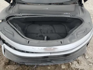 2023 Lucid Air Grand Touring z VIN 50EA1GBA8PA001431, wystawiony jako Copart lot #75683014 z przebiegiem 12 117 mil mil oraz Szkody całkowita. Historia ofert i sprzedaży dostępna na DreamBid. Obrazek 11.