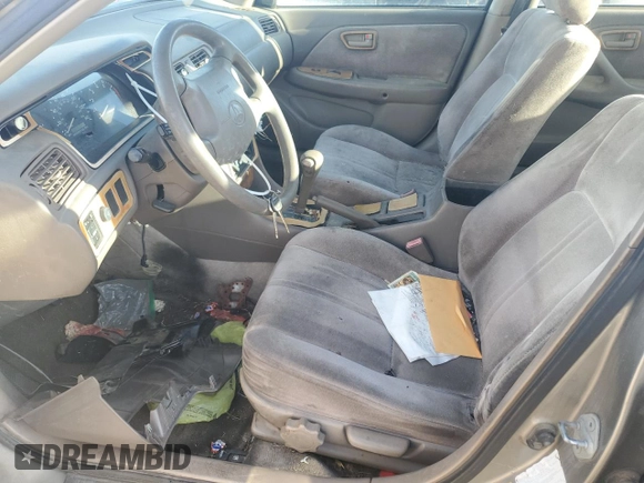 1998 Toyota Camry LE z VIN JT2BG28K2W0164356, wystawiony jako Copart lot #49450065 z przebiegiem 240 905 mil mil oraz Czysty tytuł • Clean title. Historia ofert i sprzedaży dostępna na DreamBid. Obrazek 7.