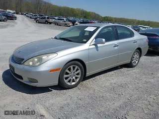 2002 Lexus ES 300 with VIN JTHBF30G220055704, listed as a IAAI auction lot 41994536 with 326,282 mi miles. Bid and sale history available at carsss.com. Image 2.