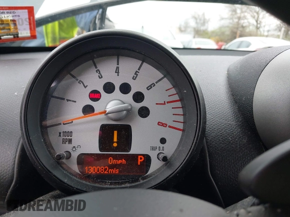 2011 MINI Countryman S with VIN WMWZC5C54BWL54135, listed as a IAAI auction lot 42034897 with 130,082 mi miles and . Bid and sale history available at DreamBid. Image 7.