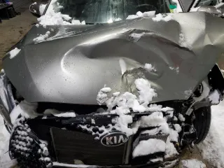 2016 Kia Sorento EX with VIN 5XYPHDA15GG003728, listed as a Copart auction lot 43849025 with 142,620 mi miles and Salvage Title. Bid and sale history available at DreamBid. Image 14.