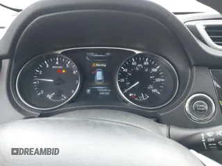 2015 Nissan Rogue SL z VIN 5N1AT2MV5FC799273, wystawiony jako IAAI lot #42281369 z przebiegiem 132 648 mil mil oraz . Historia ofert i sprzedaży dostępna na DreamBid. Obrazek 7.