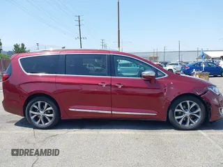 2018 Chrysler Pacifica Limited with VIN 2C4RC1GG6JR198355, listed as a IAAI auction lot 42555659 with 111,163 mi miles and . Bid and sale history available at DreamBid. Image 13.