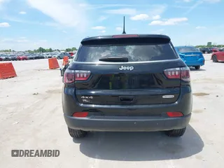 2024 Jeep Compass Sport z VIN 3C4NJDAN5RT105556, wystawiony jako IAAI lot #42335647 z przebiegiem 14 747 mil mil oraz . Historia ofert i sprzedaży dostępna na DreamBid. Obrazek 16.