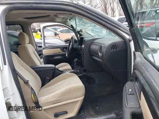 2005 GMC Envoy SLT with VIN 1GKDT13S352165407, listed as a IAAI auction lot 41345208 with 251,468 mi miles. Bid and sale history available at carsss.com. Image 5.