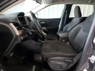 2017 Jeep Cherokee Latitude with VIN 1C4PJLCBXHD232099, listed as a Copart auction lot 55359125 with 61,639 mi miles and Clean title. Bid and sale history available at DreamBid. Image 7.