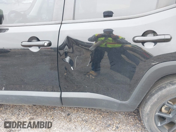 2020 Jeep Renegade Latitude with VIN ZACNJABB6LPL74339, listed as a IAAI auction lot 41525951 with 117,530 mi miles and . Bid and sale history available at DreamBid. Image 18.