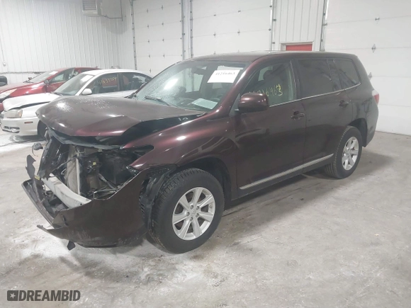 2013 Toyota Highlander with VIN 5TDBK3EH2DS265394, listed as a IAAI auction lot 41216463 with 141,095 mi miles. Bid and sale history available at carsss.com. Image 17.