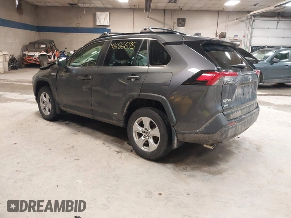 2021 Toyota RAV4 Hybrid XLE with VIN JTMRWRFV2MD125979, listed as a IAAI auction lot 41686695 with 79,737 mi miles. Bid and sale history available at carsss.com. Image 3.