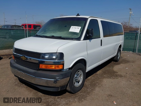 2017 Chevrolet Express Passenger LT z VIN 1GAZGPFFXH1206108, wystawiony jako IAAI lot #41758750 z przebiegiem 320 138 mil mil oraz . Historia ofert i sprzedaży dostępna na DreamBid. Obrazek 2.