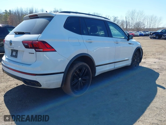 2022 Volkswagen Tiguan SE R-Line Black z VIN 3VV8B7AX4NM027208, wystawiony jako IAAI lot #41729385 z przebiegiem 51 274 mil mil oraz . Historia ofert i sprzedaży dostępna na DreamBid. Obrazek 17.