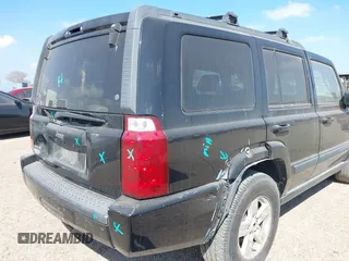 2008 Jeep Commander Sport with VIN 1J8HG48K38C111866, listed as a IAAI auction lot 41469973 with 201,781 mi miles. Bid and sale history available at carsss.com. Image 6.