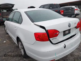 2014 Volkswagen Jetta S с VIN 3VW2K7AJ9EM306523, выставлен на аукционе IAAI как лот 42323603 с пробегом 207 940 миль миль и . История ставок и продаж доступна на DreamBid. Изображение 3.