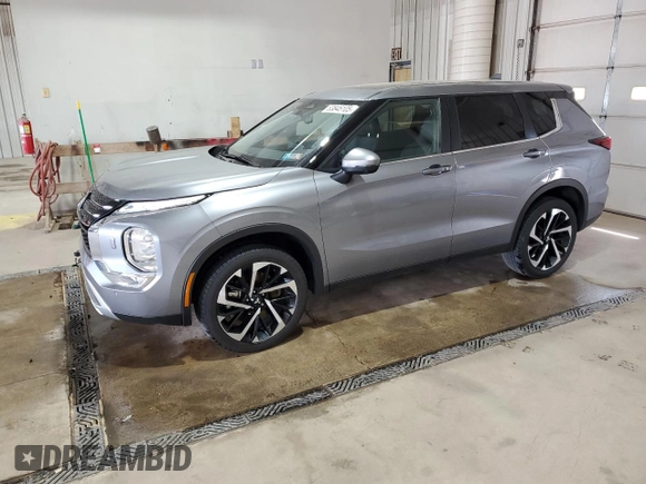 2023 Mitsubishi Outlander SE z VIN JA4J4UA86PZ057243, wystawiony jako Copart lot #53845105 z przebiegiem 8 628 mil mil oraz Szkoda całkowita • Salvage title. Historia ofert i sprzedaży dostępna na DreamBid. Obrazek 1.